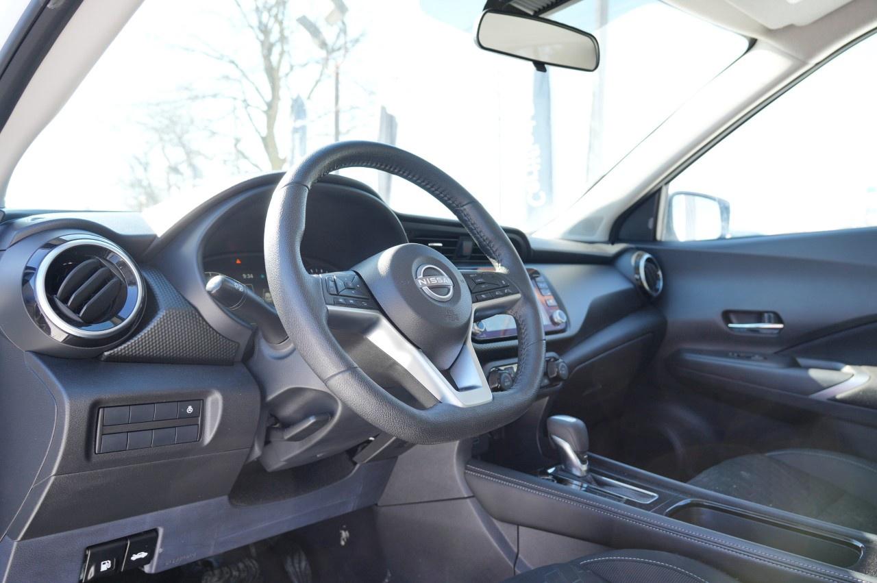 2022 Nissan Kicks SV FWD Photo
