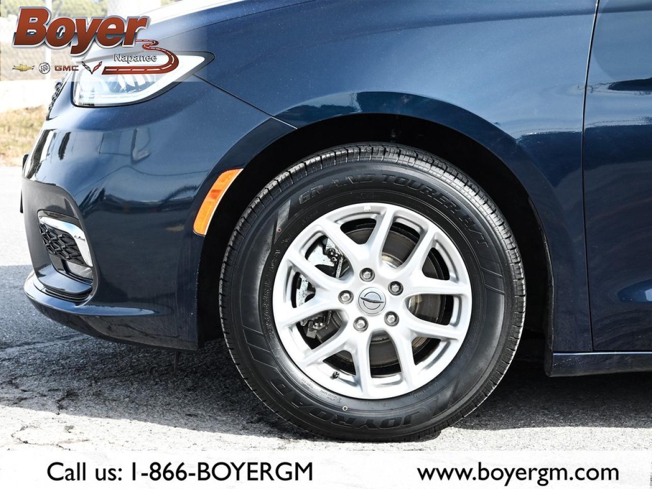 2023 Chrysler Pacifica Touring L FWD Photo