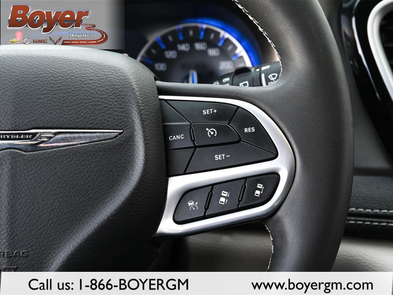 2023 Chrysler Pacifica Touring L FWD Photo