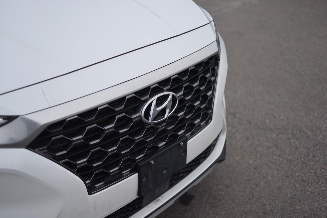 2020 Hyundai Santa Fe 2.4L Essential AWD w/Safety Package Photo