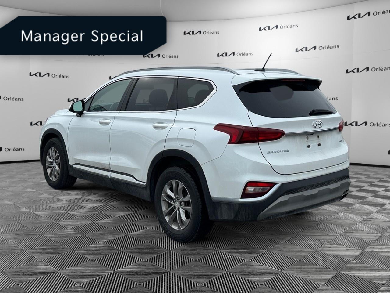 2020 Hyundai Santa Fe 2.4L Essential AWD w/Safety Package Photo