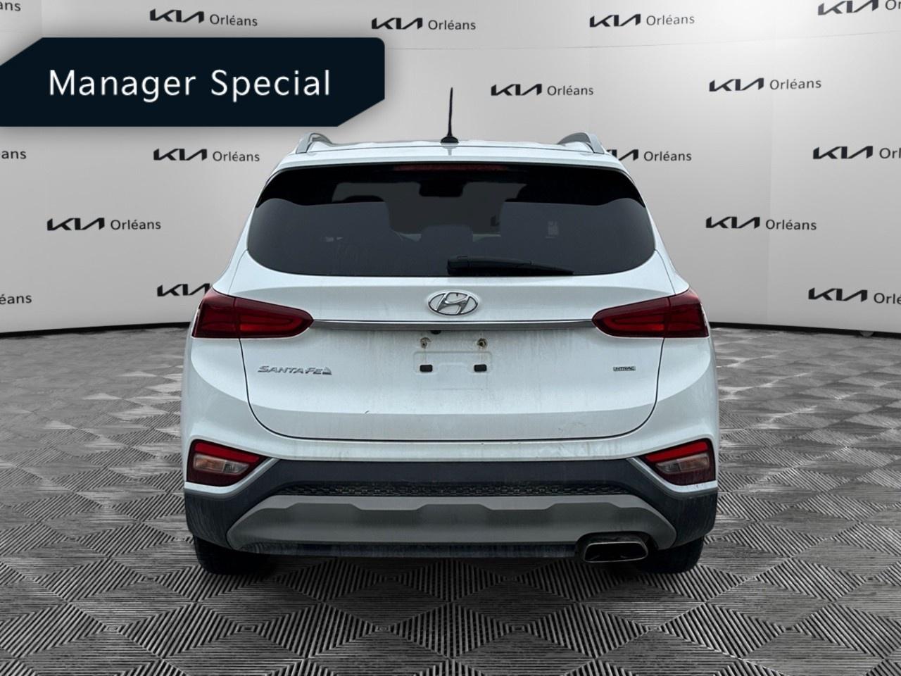 2020 Hyundai Santa Fe 2.4L Essential AWD w/Safety Package Photo