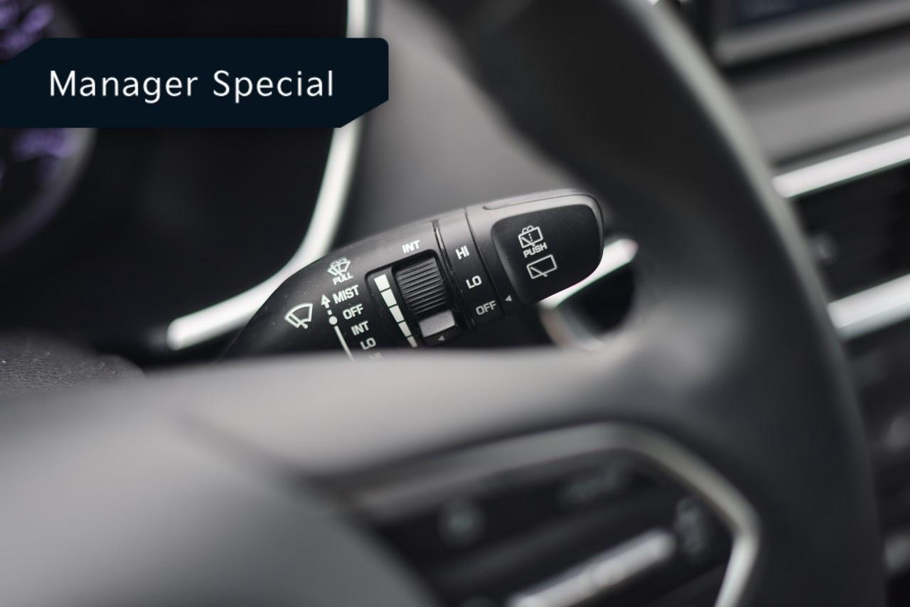 2020 Hyundai Santa Fe 2.4L Essential AWD w/Safety Package Photo