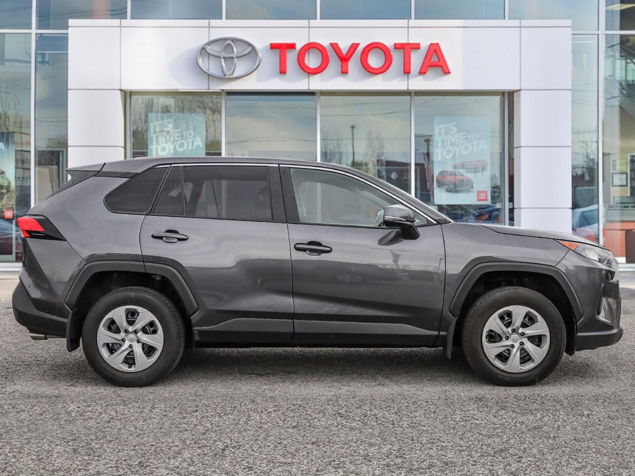 2024 Toyota RAV4 LE Photo2