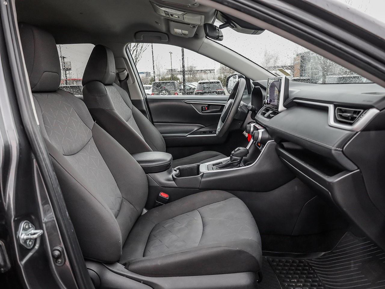 2024 Toyota RAV4 LE Photo
