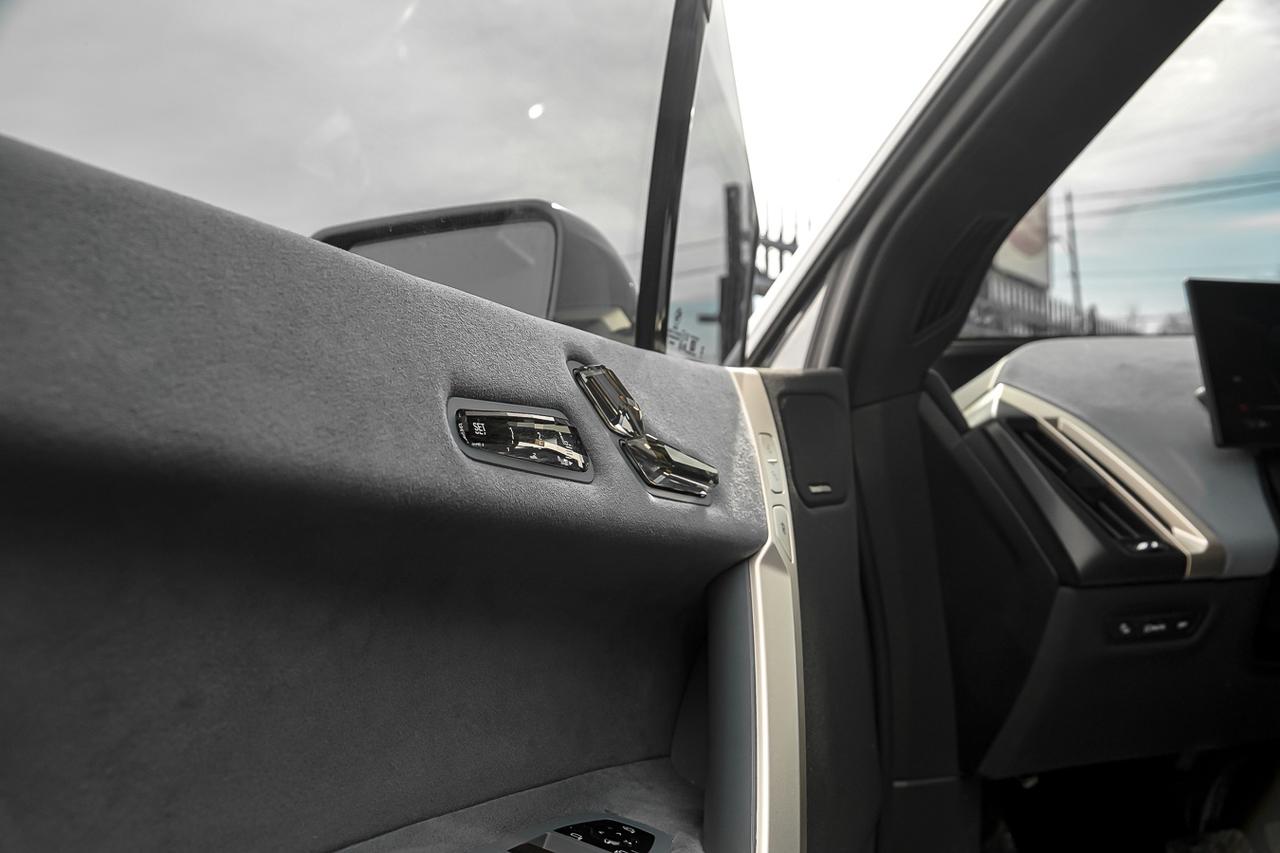 2022 BMW iX xDrive50 | MASSAGE SEATS | HUD | 360 CAM | HARMAN& Photo