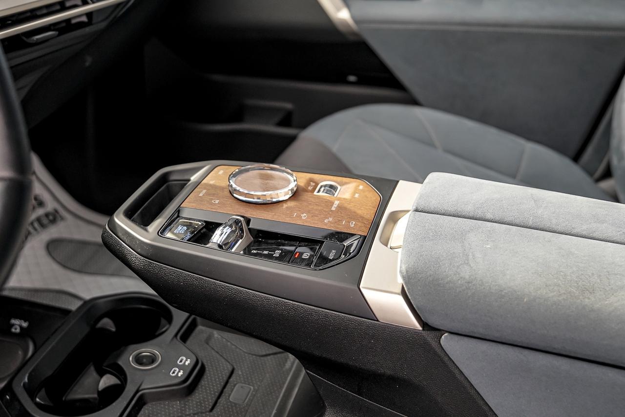 2022 BMW iX xDrive50 | MASSAGE SEATS | HUD | 360 CAM | HARMAN& Photo