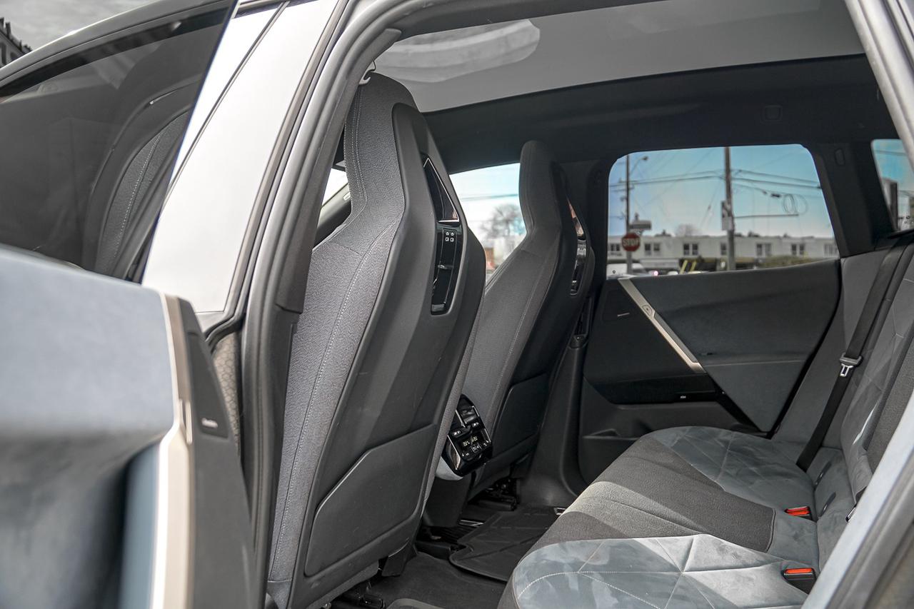 2022 BMW iX xDrive50 | MASSAGE SEATS | HUD | 360 CAM | HARMAN& Photo