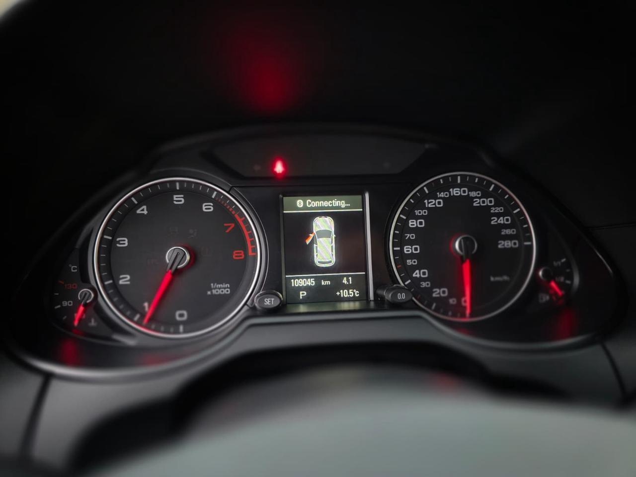 13725701