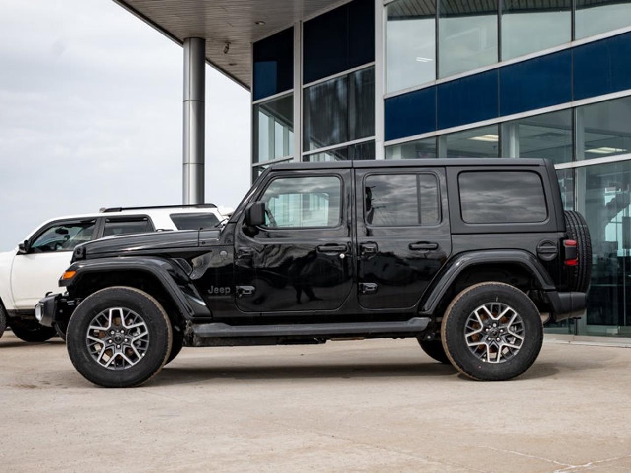 2026 Jeep Wrangler Sahara Photo4