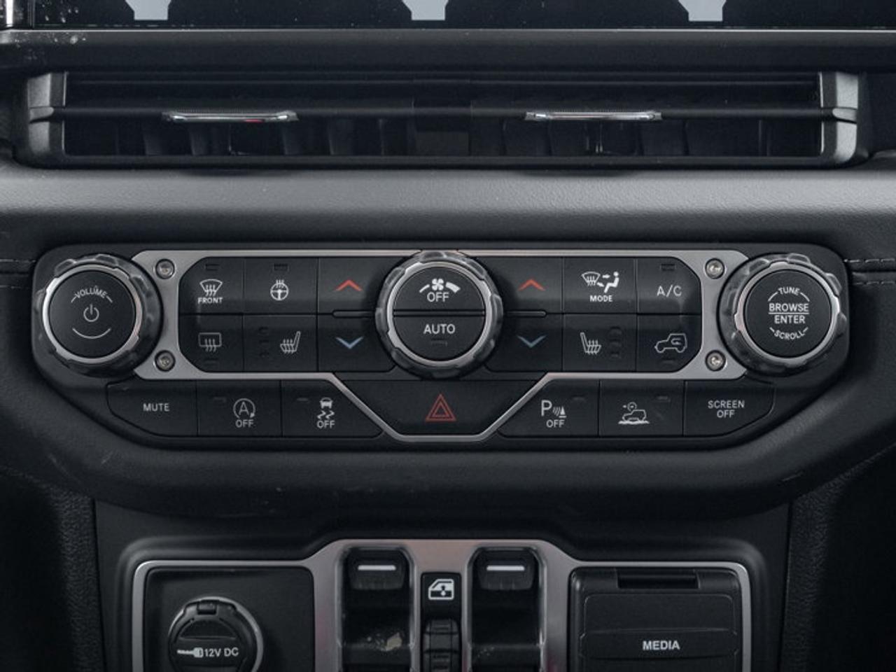 2026 Jeep Wrangler Sahara Photo