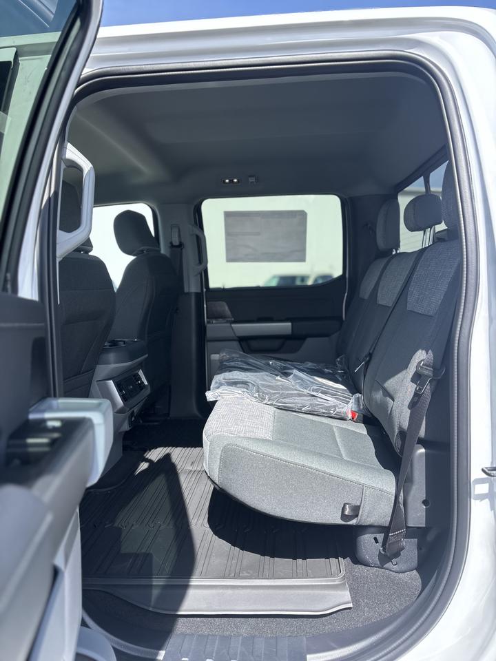 2026 Ford SuperDuty F-250® XLT Photo4