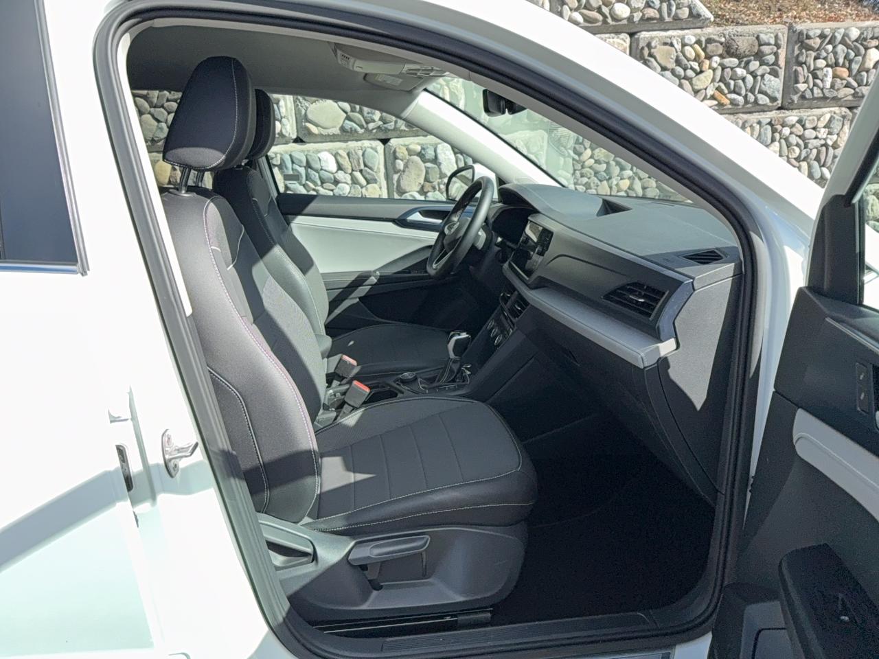 2024 Volkswagen Taos SE SE Photo