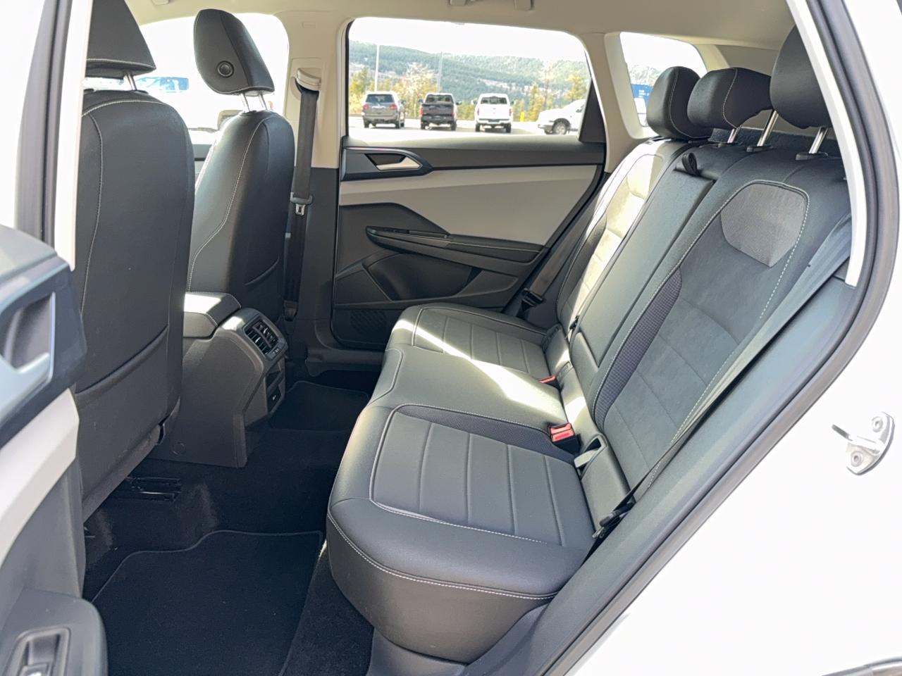 2024 Volkswagen Taos SE SE Photo