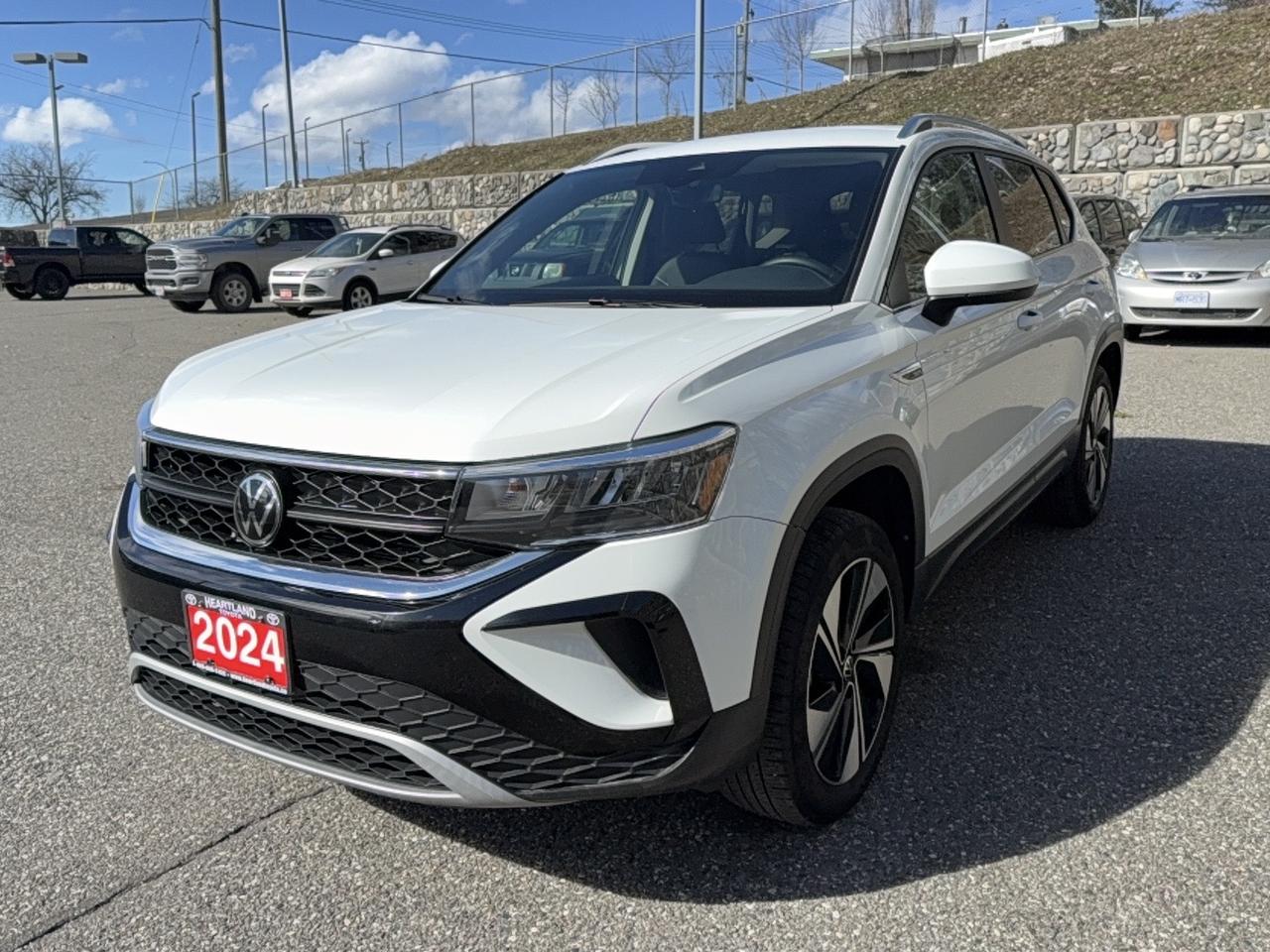 2024 Volkswagen Taos SE SE Photo2