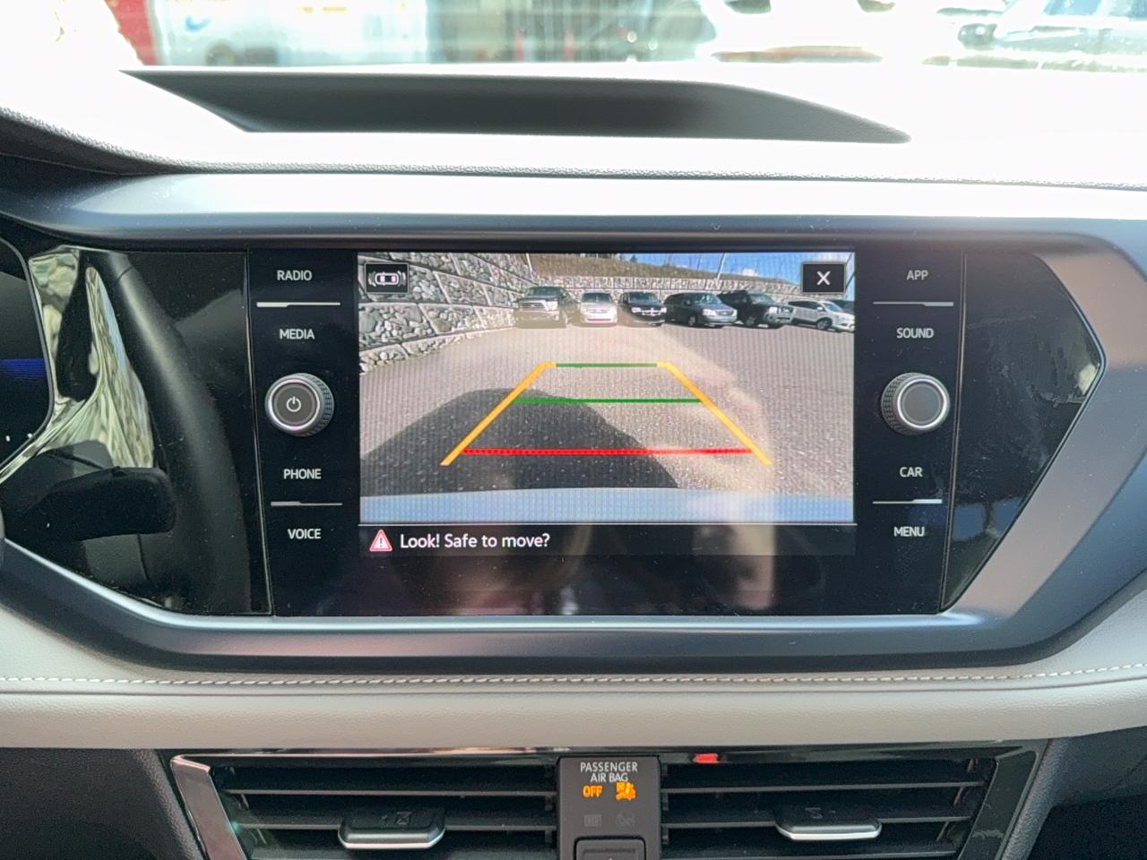 2024 Volkswagen Taos SE SE Photo