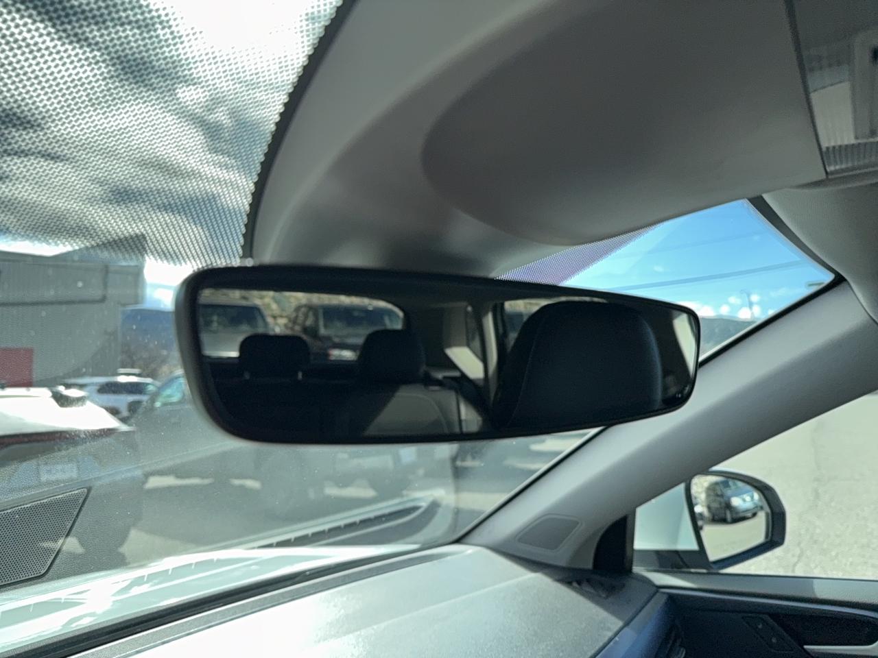 2024 Volkswagen Taos SE SE Photo