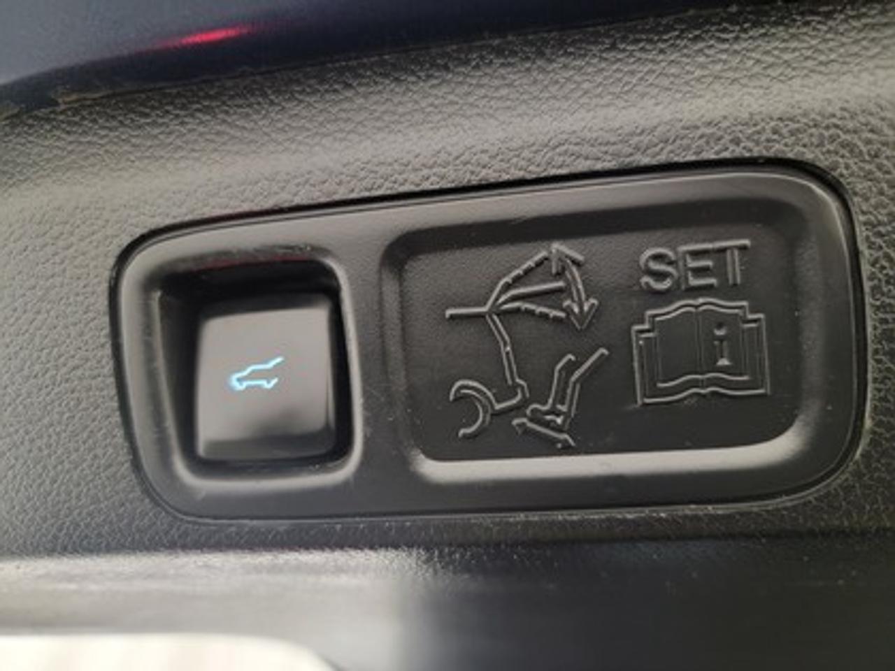 13725881