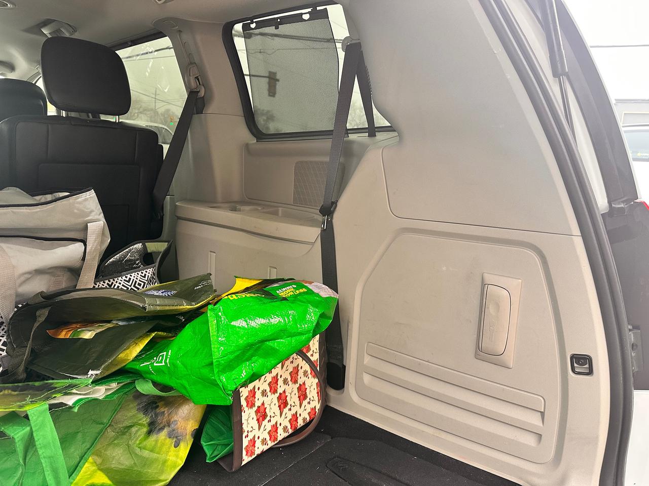 2014 Chrysler Town & Country PREMIUM CHRYSTLER VAN, DVD, WARRANTY AVAB! Photo