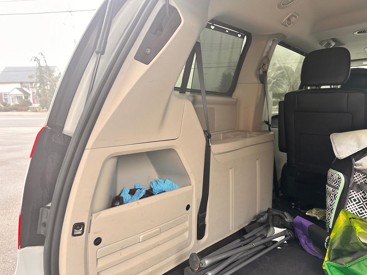 2014 Chrysler Town & Country PREMIUM CHRYSTLER VAN, DVD, WARRANTY AVAB! Photo