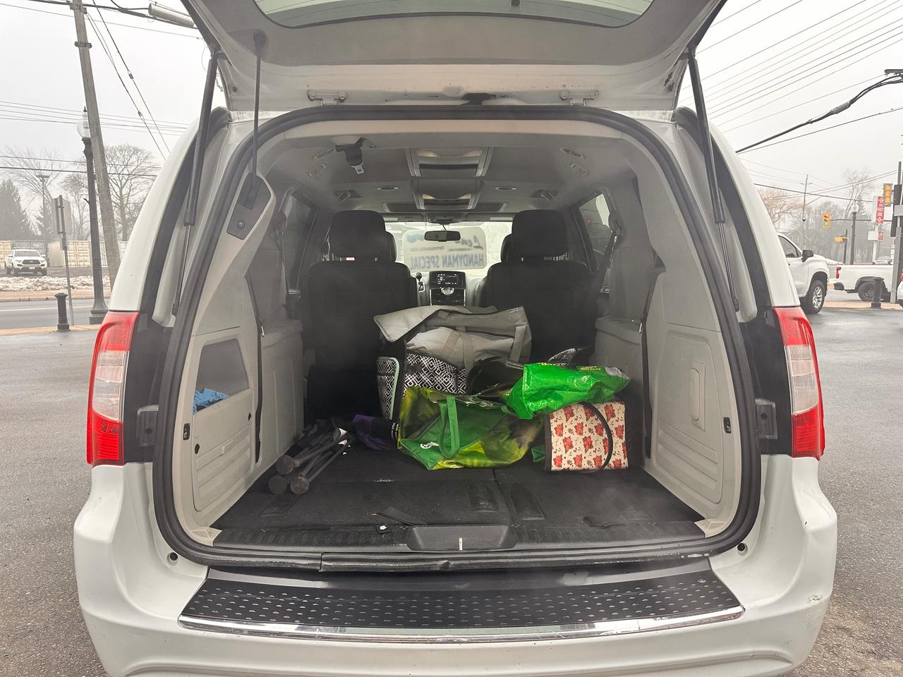 2014 Chrysler Town & Country PREMIUM CHRYSTLER VAN, DVD, WARRANTY AVAB! Photo