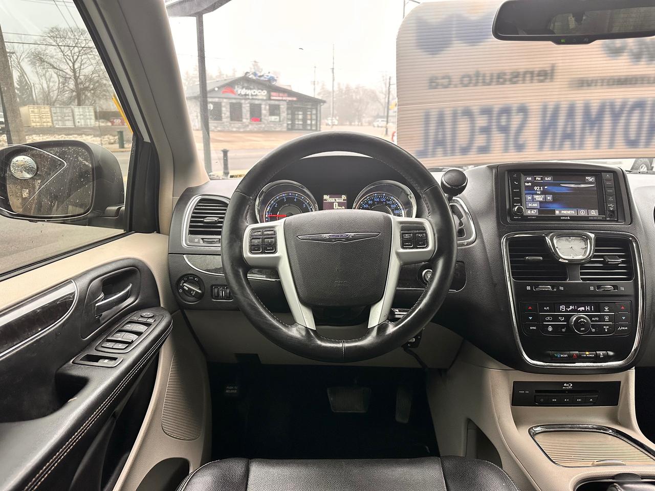 2014 Chrysler Town & Country PREMIUM CHRYSTLER VAN, DVD, WARRANTY AVAB! Photo