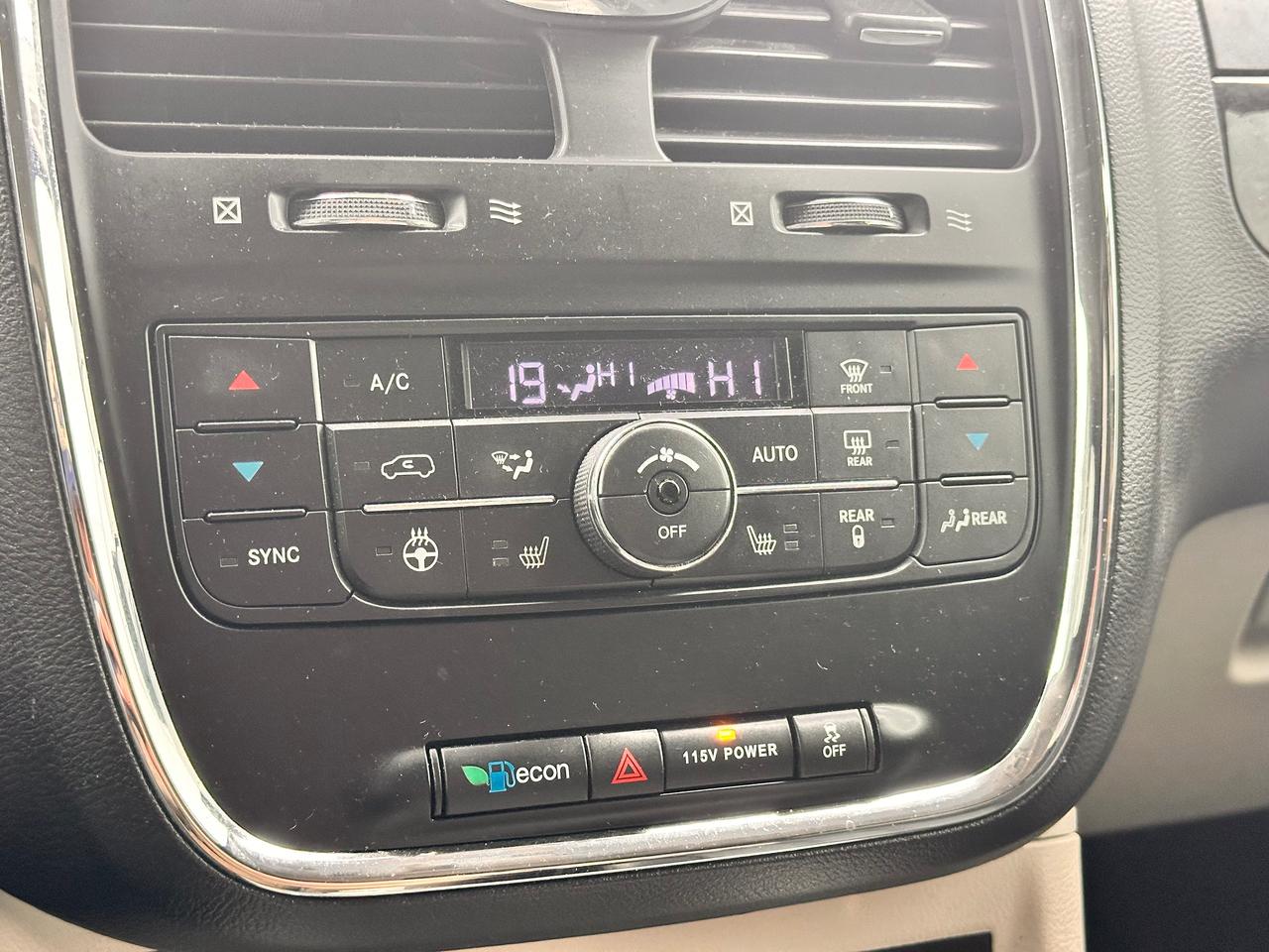 2014 Chrysler Town & Country PREMIUM CHRYSTLER VAN, DVD, WARRANTY AVAB! Photo