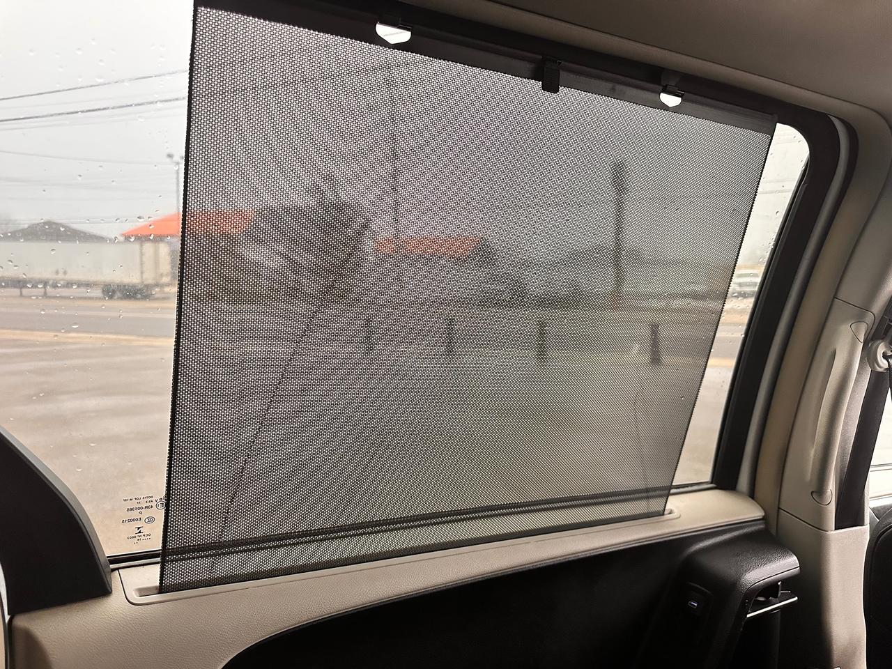 2014 Chrysler Town & Country PREMIUM CHRYSTLER VAN, DVD, WARRANTY AVAB! Photo