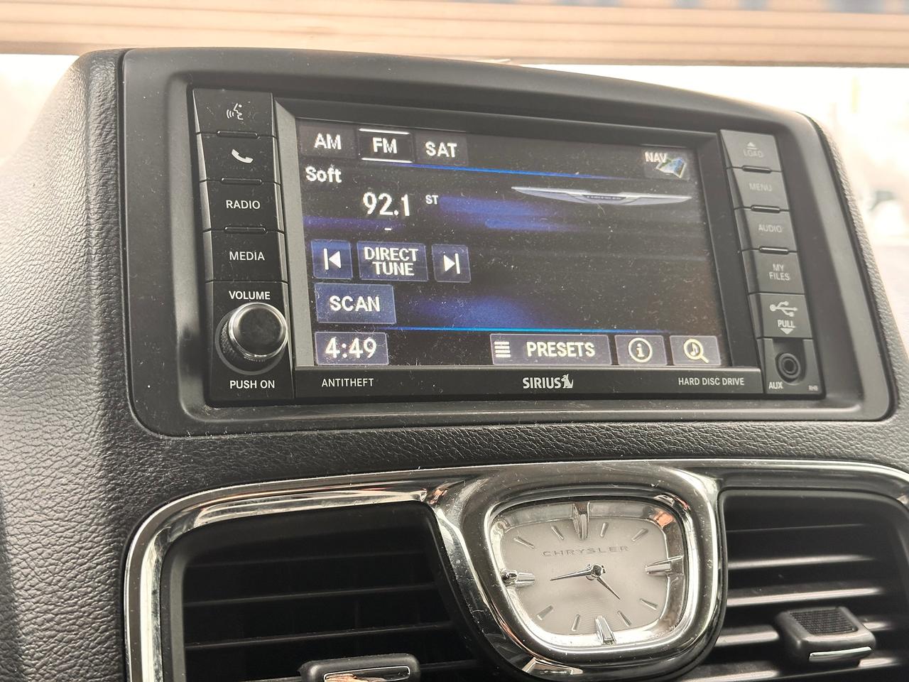 2014 Chrysler Town & Country PREMIUM CHRYSTLER VAN, DVD, WARRANTY AVAB! Photo