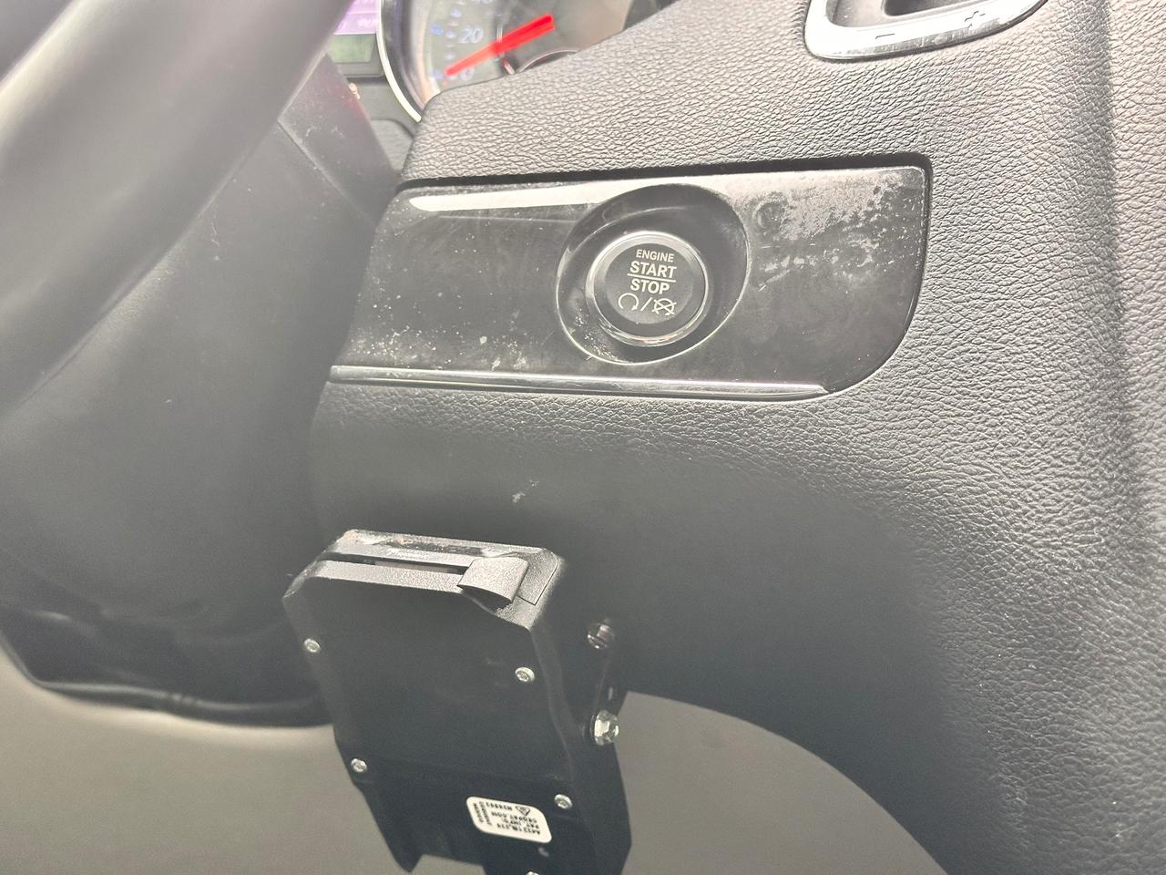 2014 Chrysler Town & Country PREMIUM CHRYSTLER VAN, DVD, WARRANTY AVAB! Photo