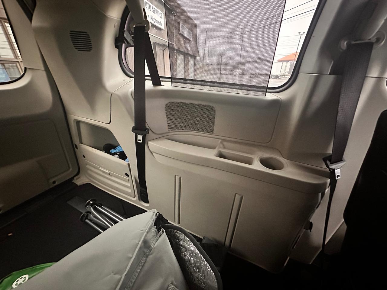 2014 Chrysler Town & Country PREMIUM CHRYSTLER VAN, DVD, WARRANTY AVAB! Photo