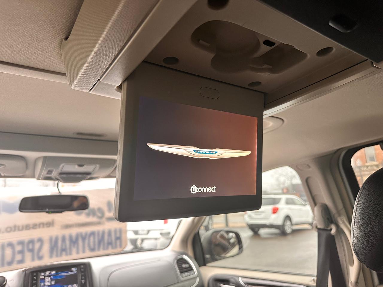 2014 Chrysler Town & Country PREMIUM CHRYSTLER VAN, DVD, WARRANTY AVAB! Photo