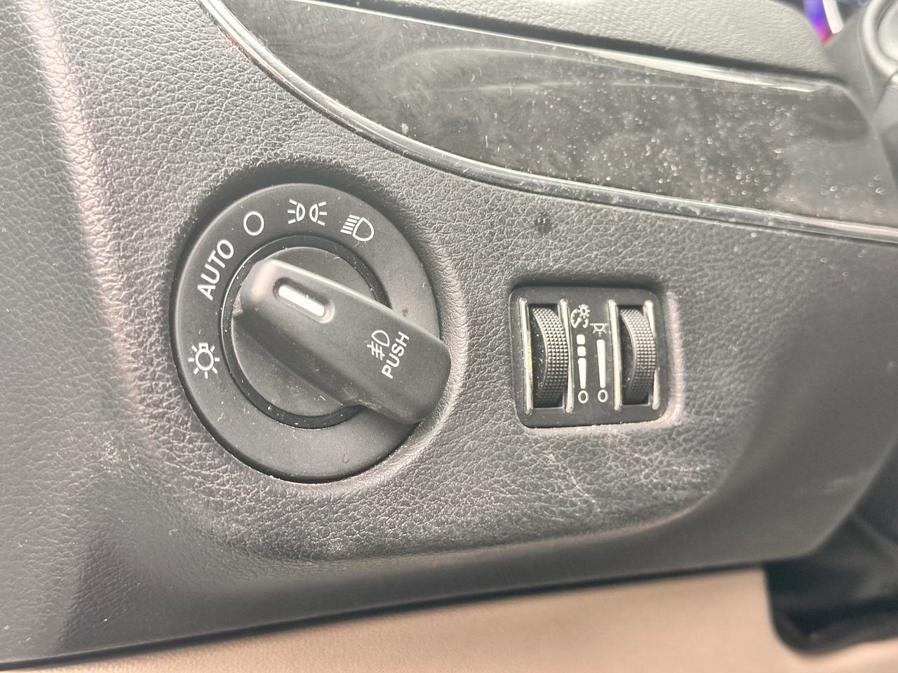 2014 Chrysler Town & Country PREMIUM CHRYSTLER VAN, DVD, WARRANTY AVAB! Photo