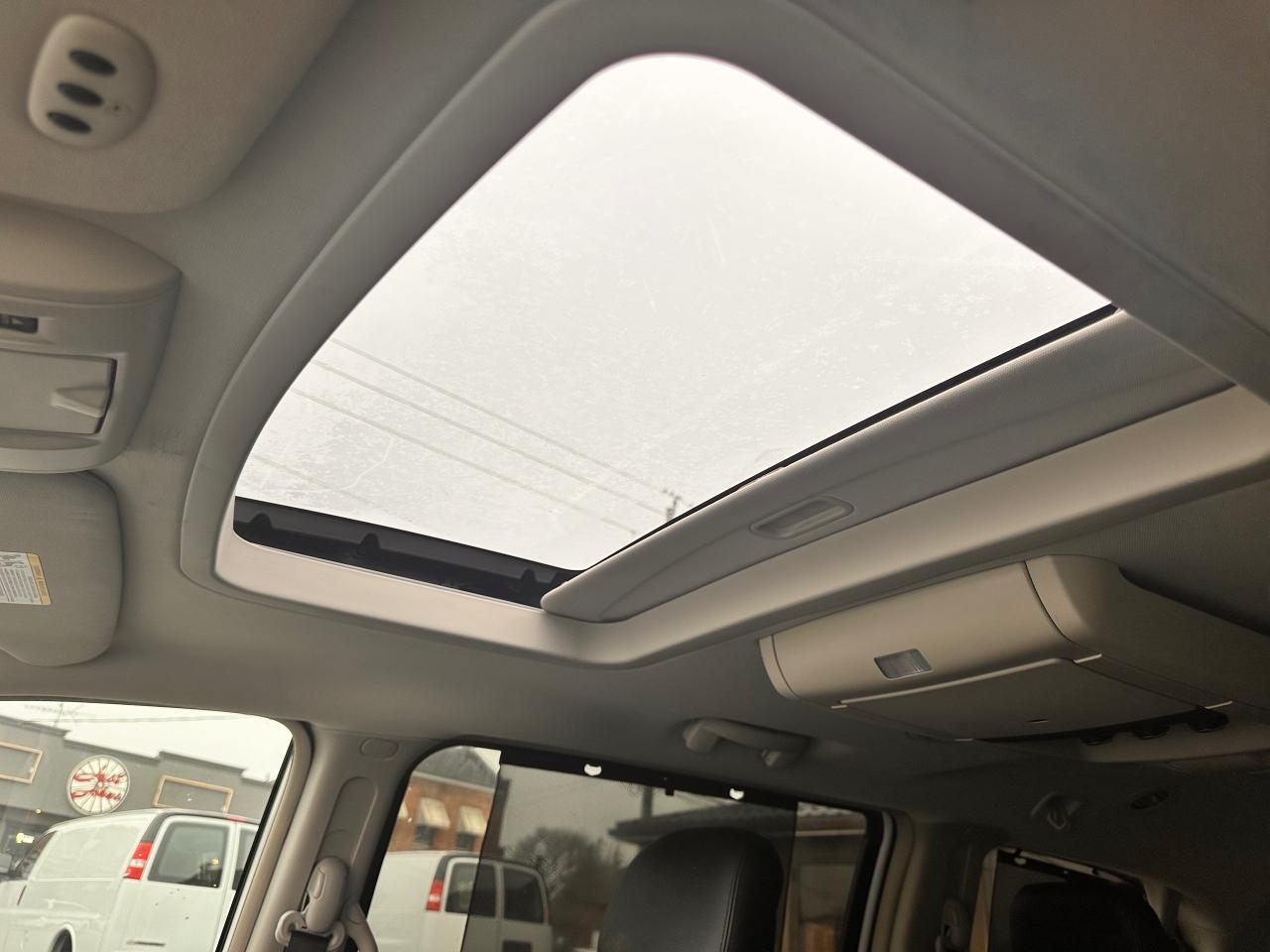 2014 Chrysler Town & Country PREMIUM CHRYSTLER VAN, DVD, WARRANTY AVAB! Photo