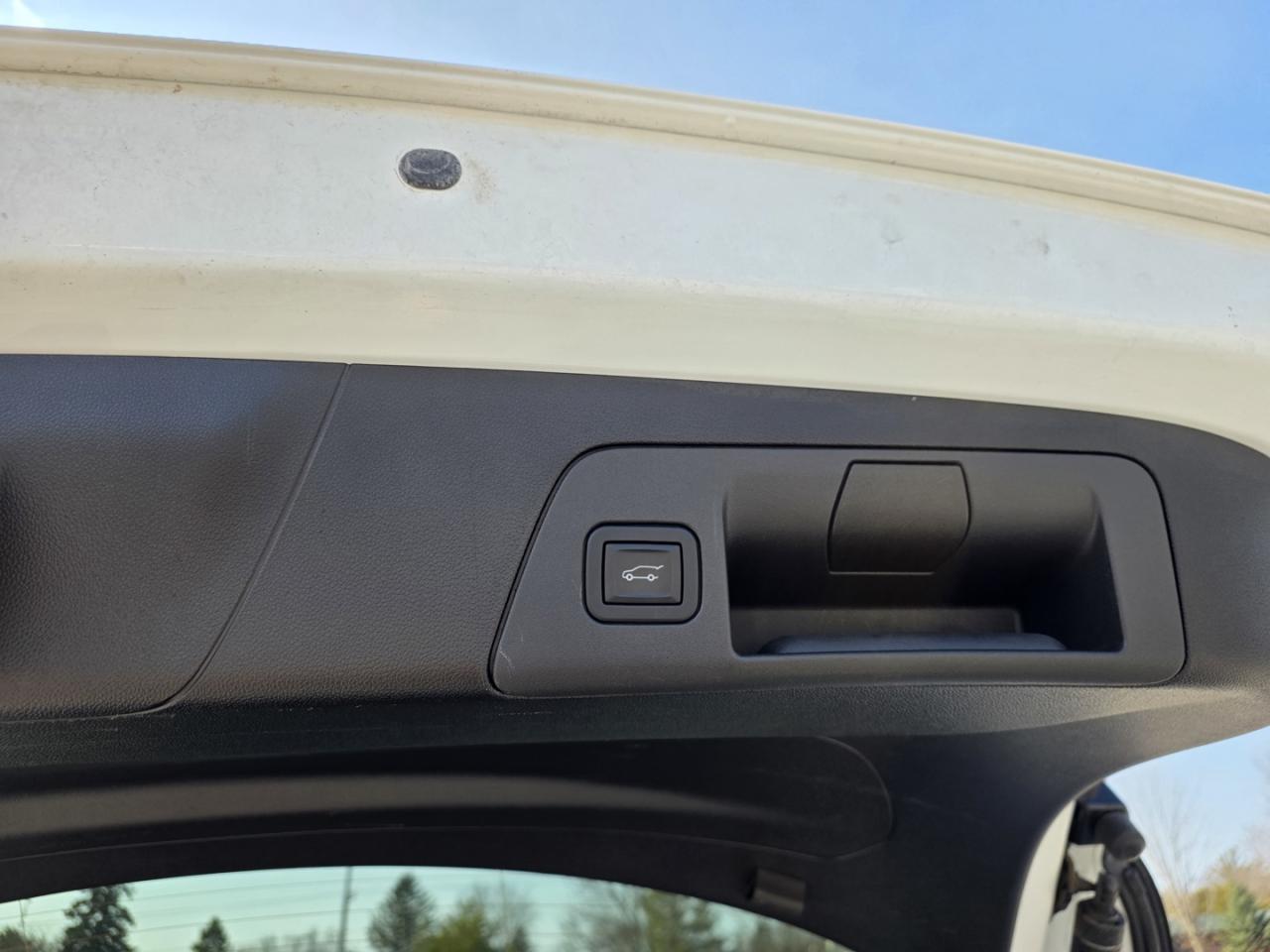 2023 Buick Envision Essense AWD Photo