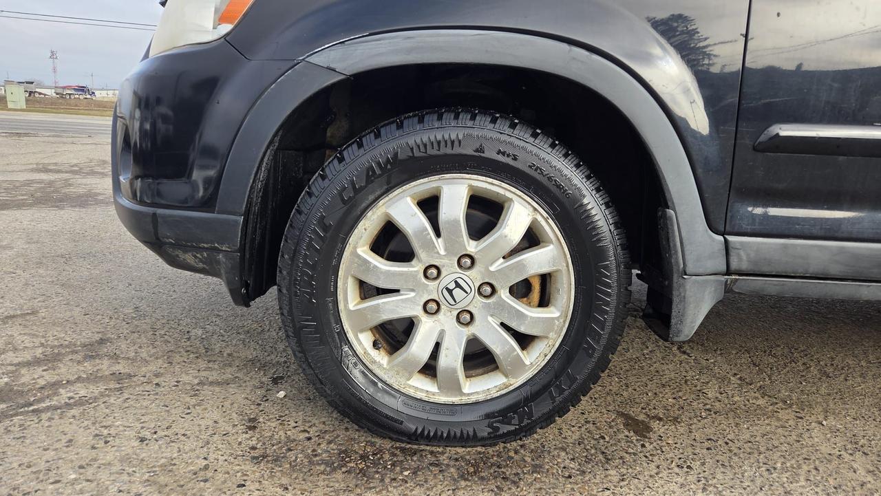 2005 Honda CR-V EX-L, RUNS AND DRIVES WELL, AS IS SPECIAL Photo