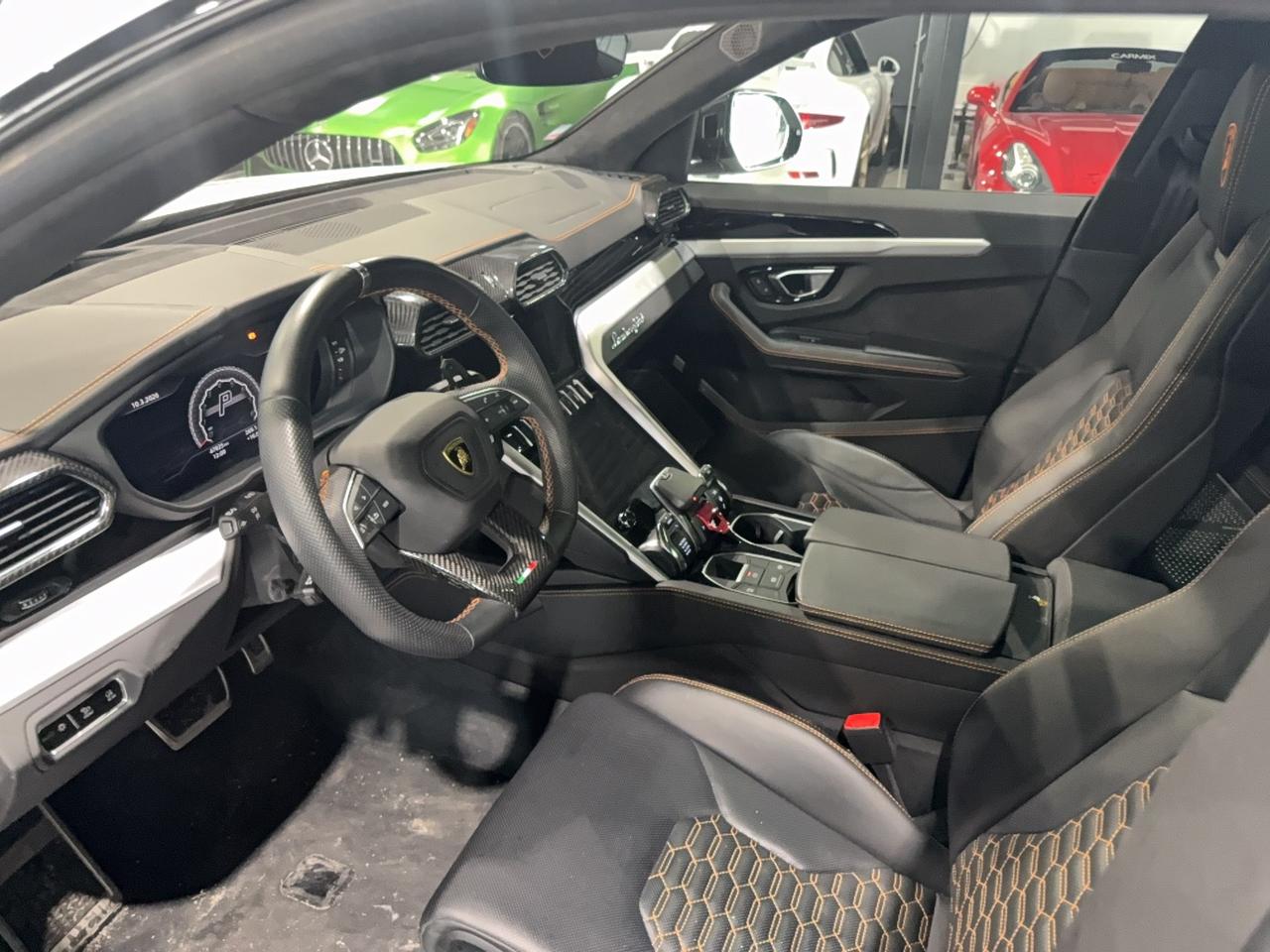 2021 Lamborghini Urus  Photo4