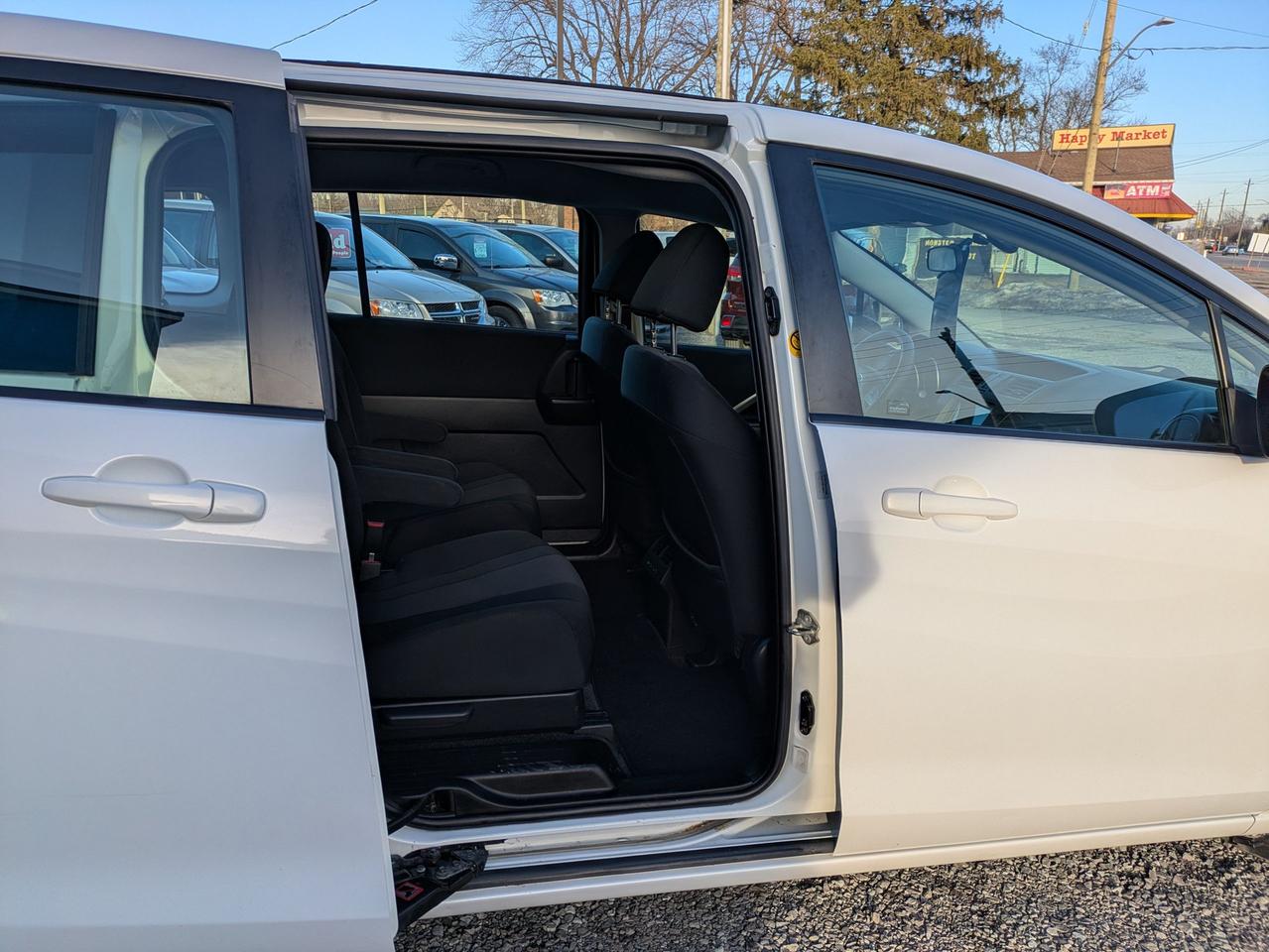 2014 Mazda MAZDA5 4dr Wgn Auto GS Photo