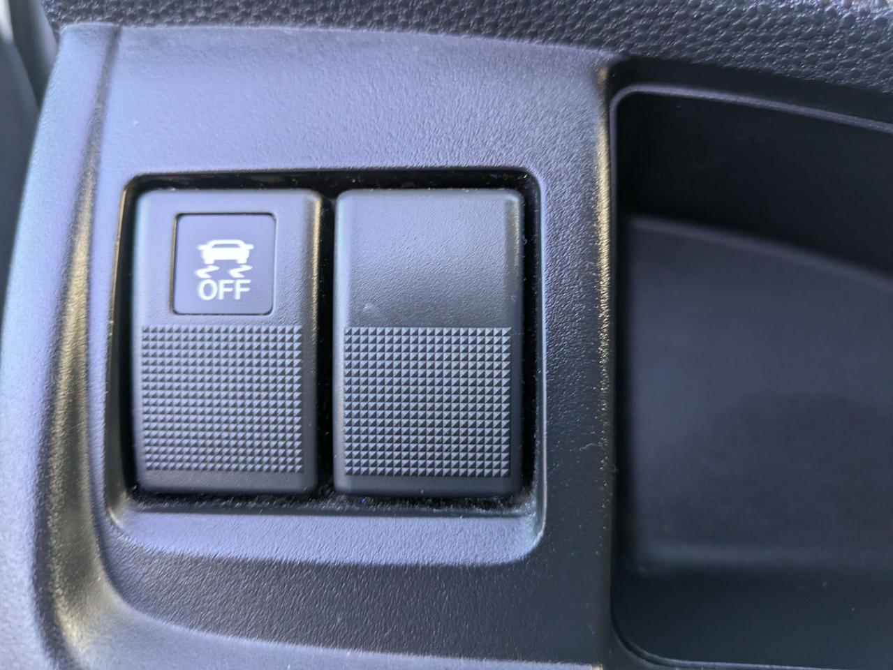 2014 Mazda MAZDA5 4dr Wgn Auto GS Photo