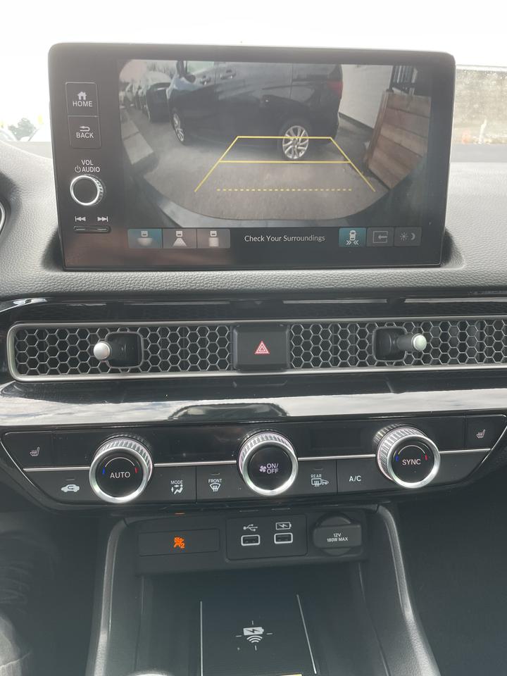 2022 Honda Civic Touring Photo