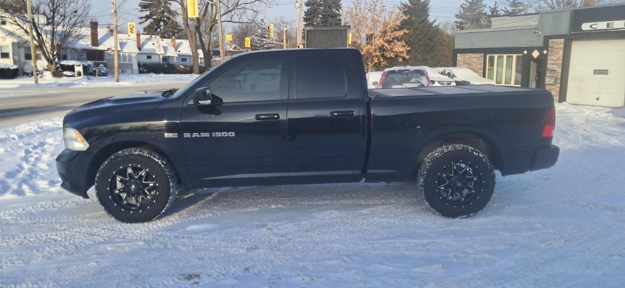 2012 RAM 1500 SPORT Photo2
