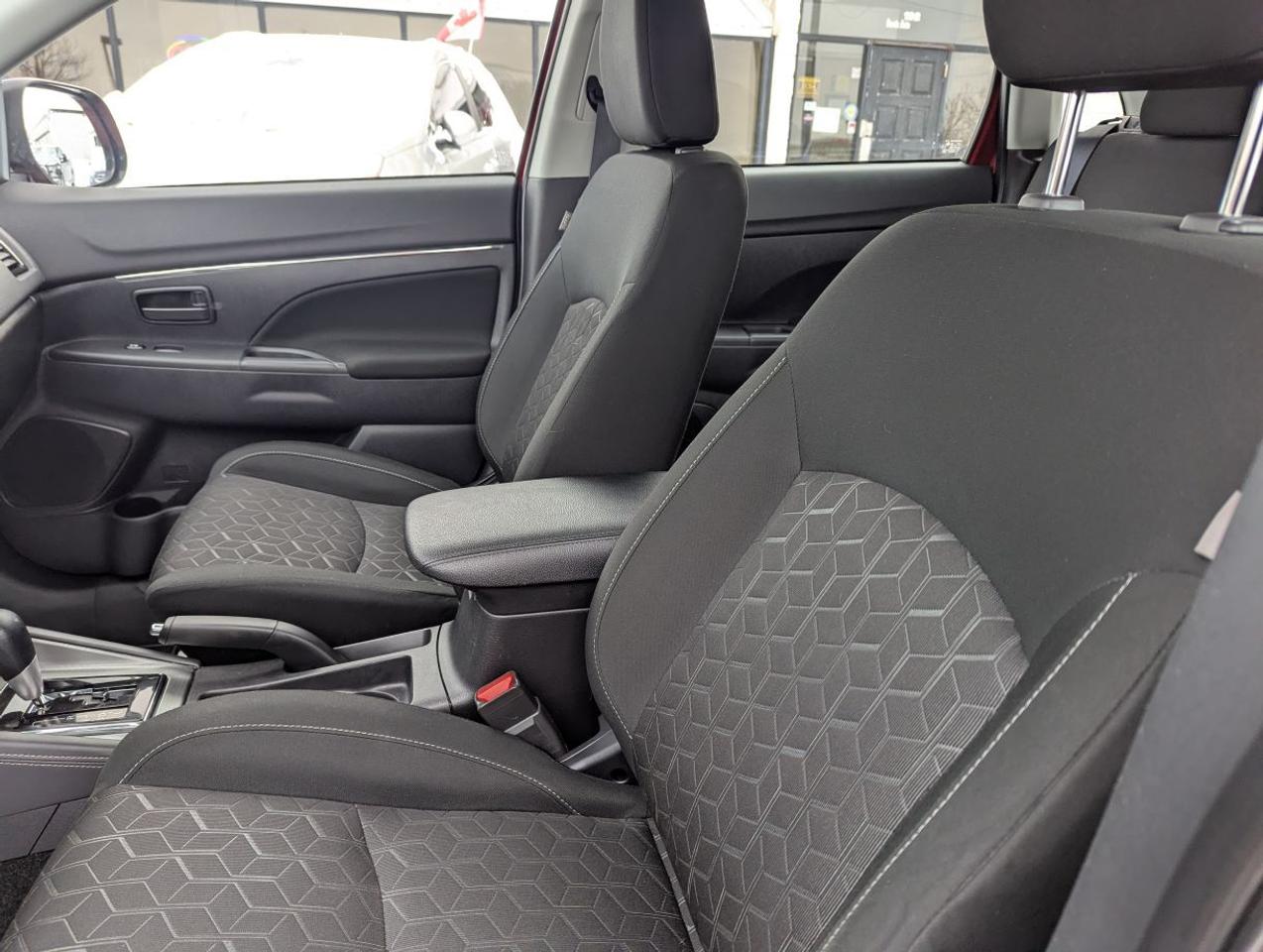 2022 Mitsubishi RVR ES  GREAT GAS MILEAGE!! Photo