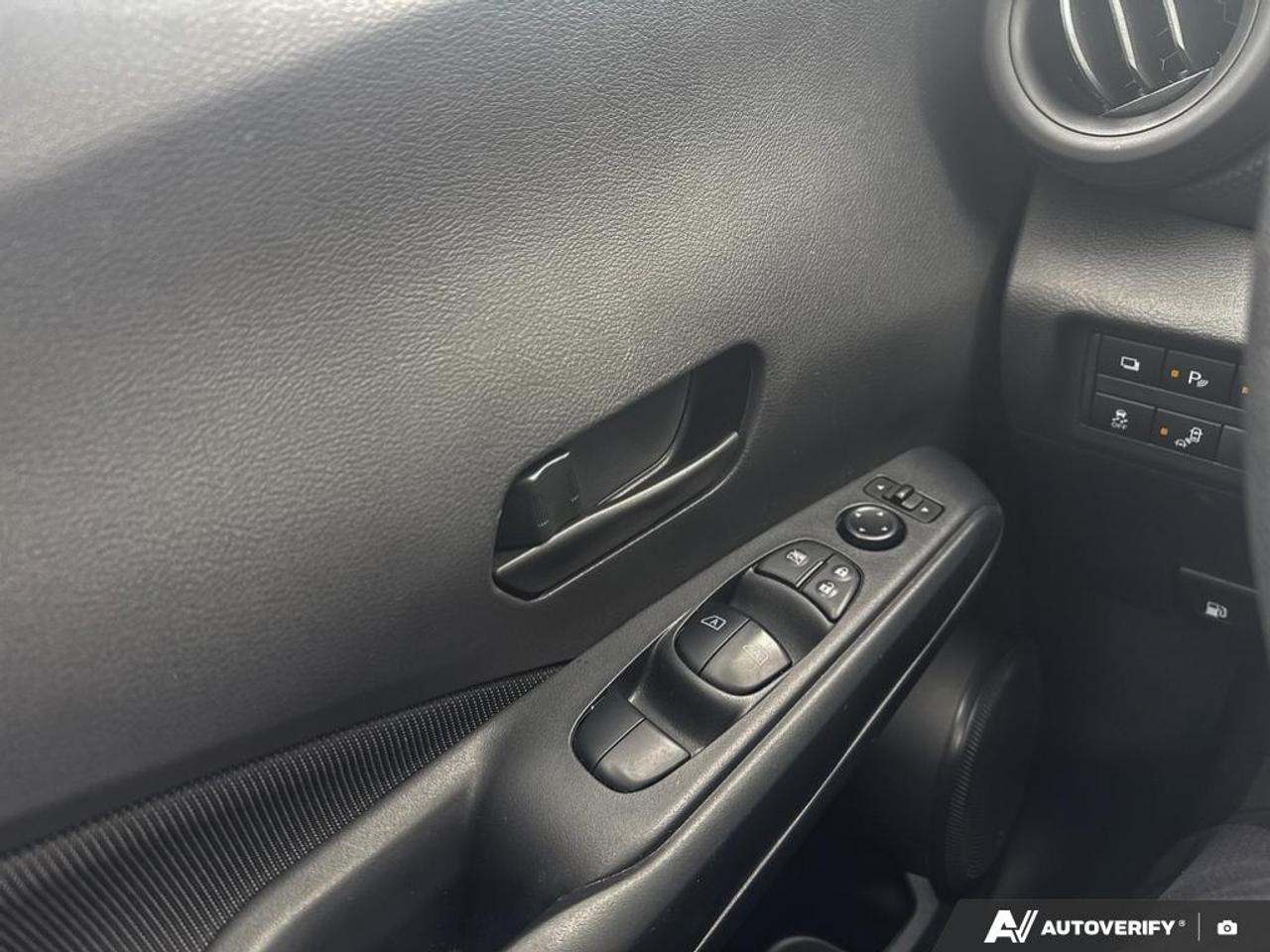 2024 Nissan Kicks S / NO ACCIDENTS / BLINDSPOT DETECTION / BLUETOOTH Photo
