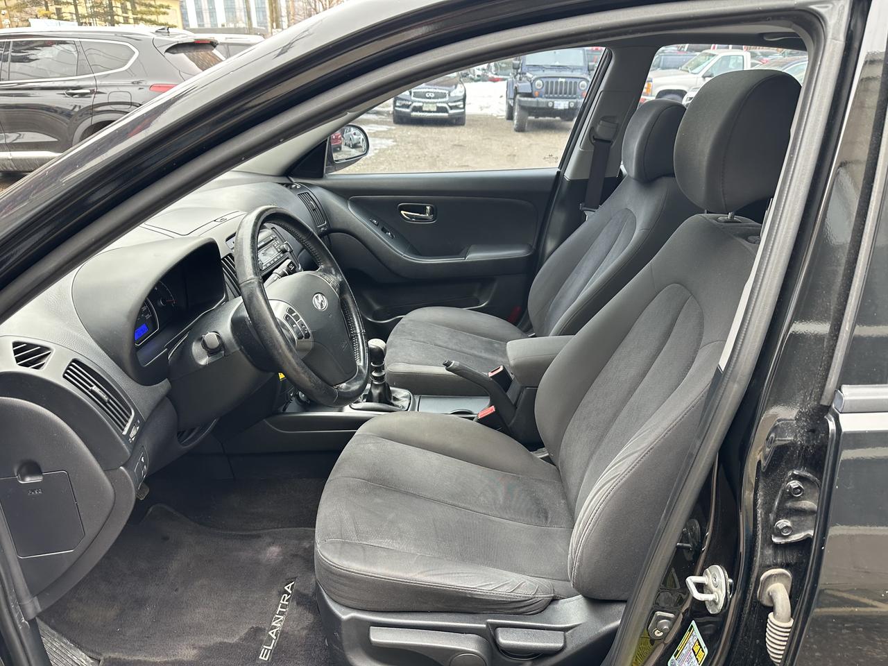 2010 Hyundai Elantra 4dr Sdn Man GL w/Sport Photo