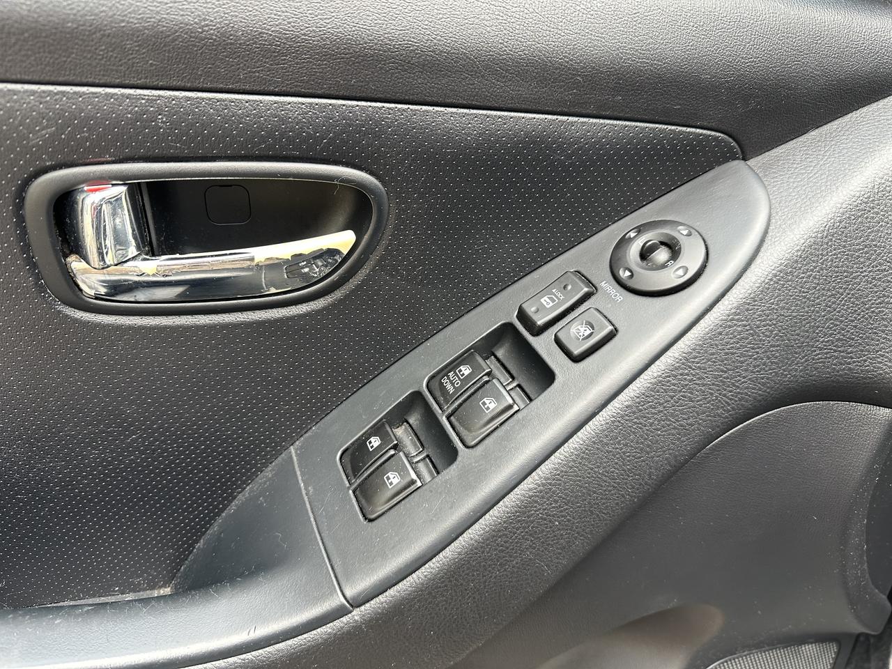 2010 Hyundai Elantra 4dr Sdn Man GL w/Sport Photo