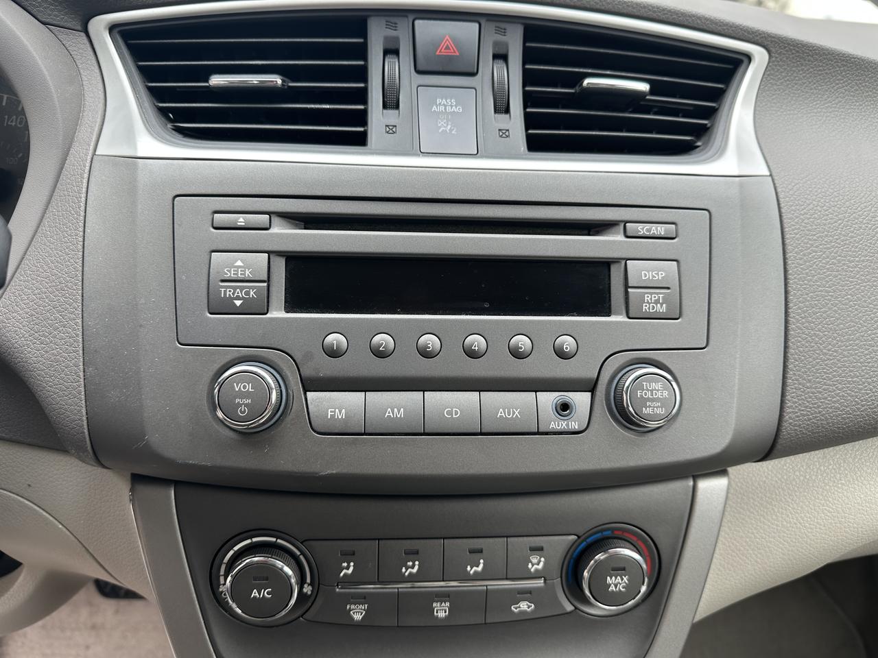 2013 Nissan Sentra S Photo