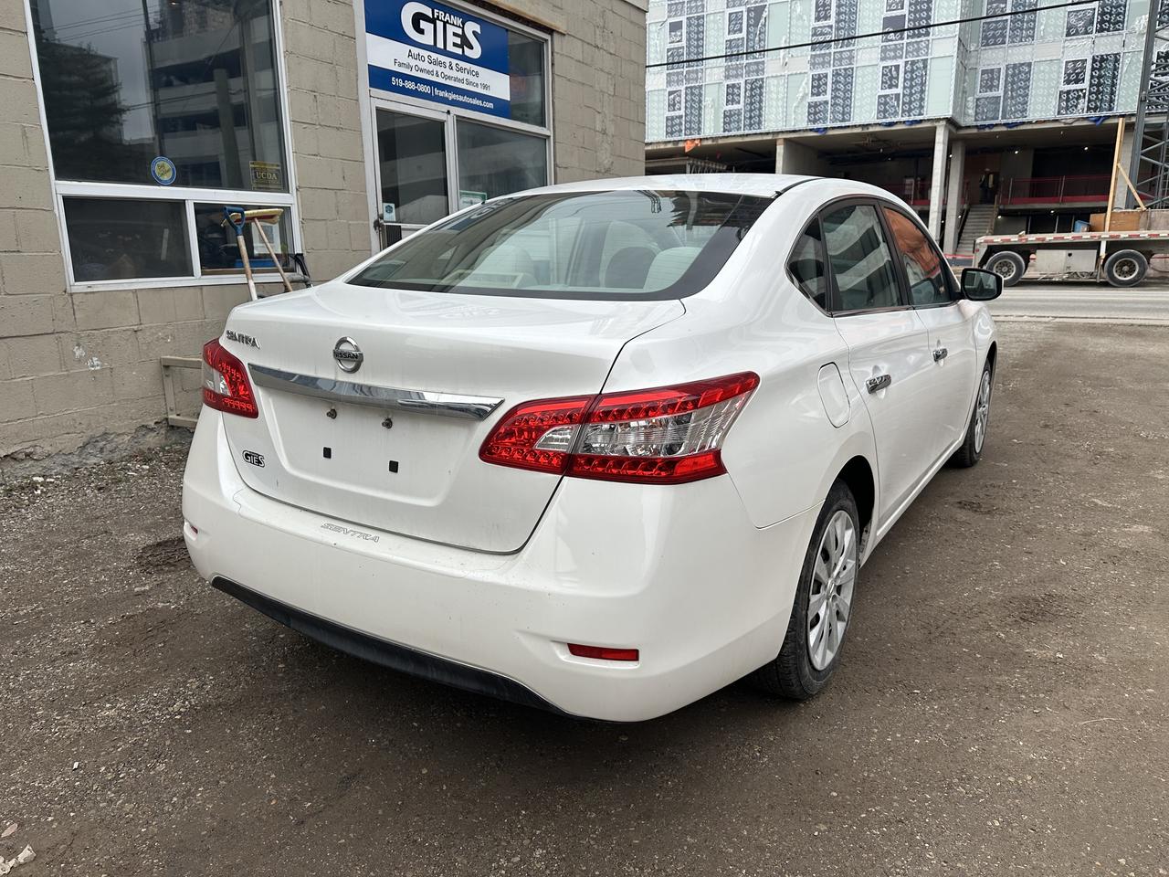 2013 Nissan Sentra S Photo