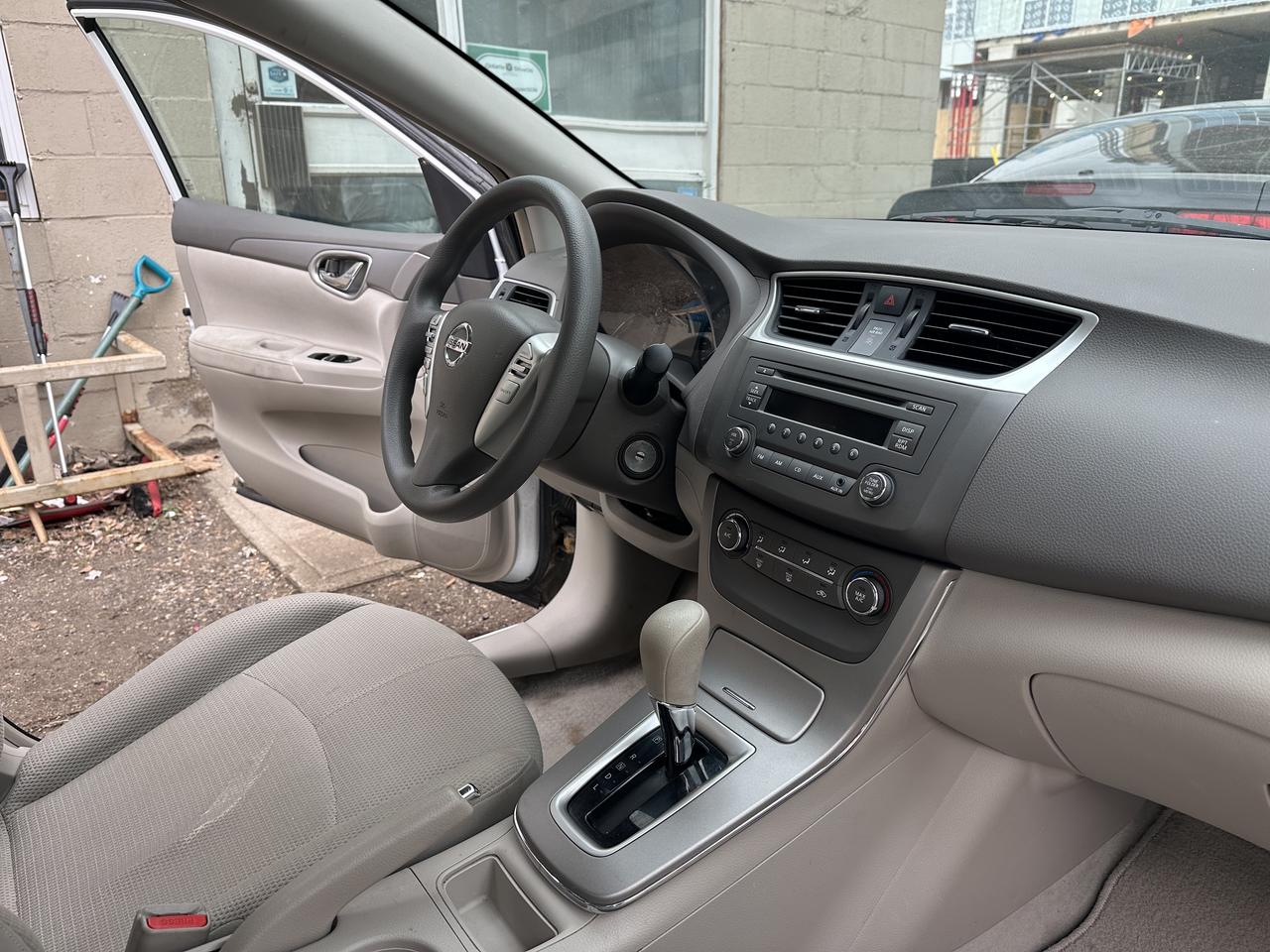 2013 Nissan Sentra S Photo