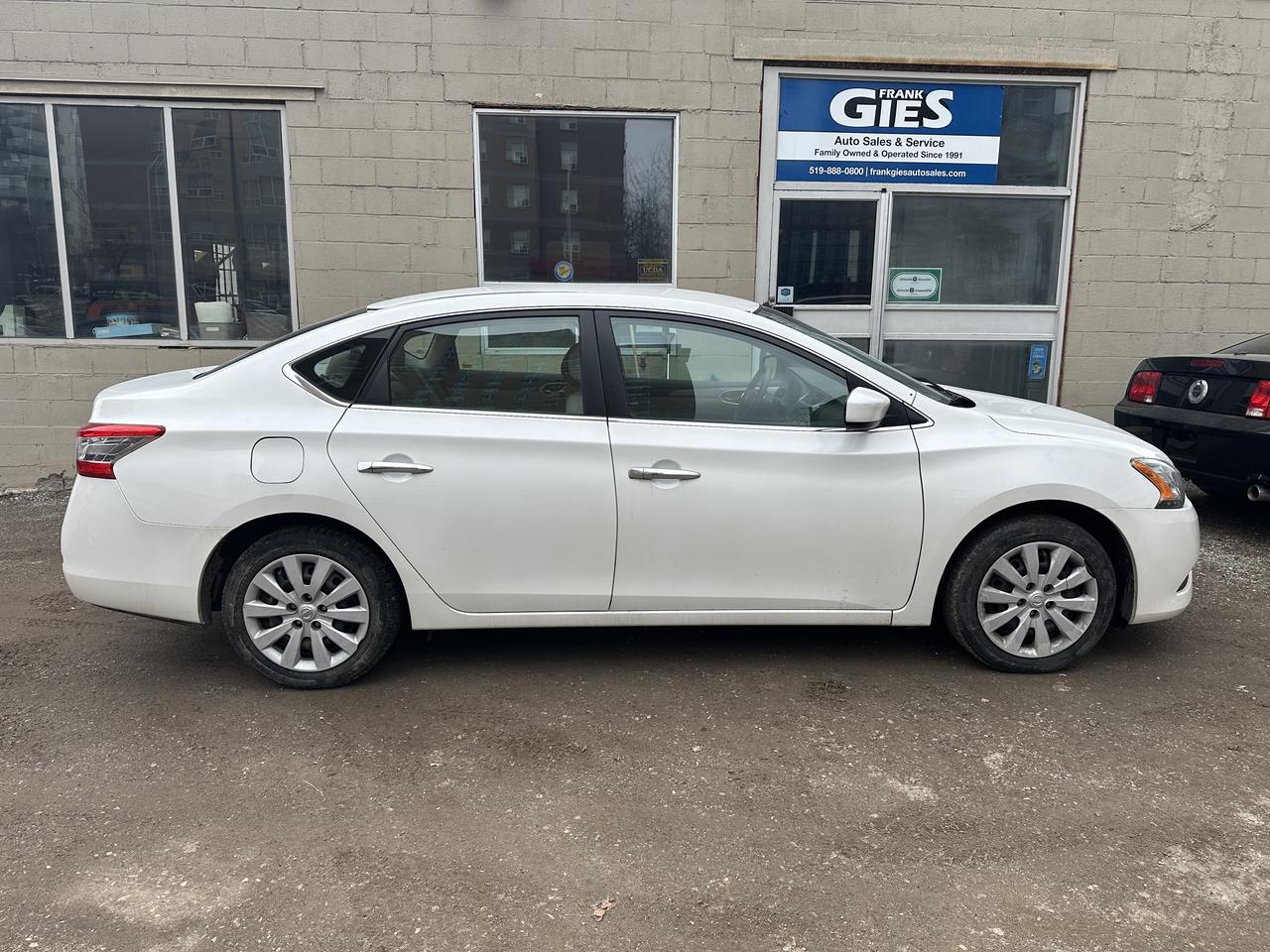 2013 Nissan Sentra S Photo2