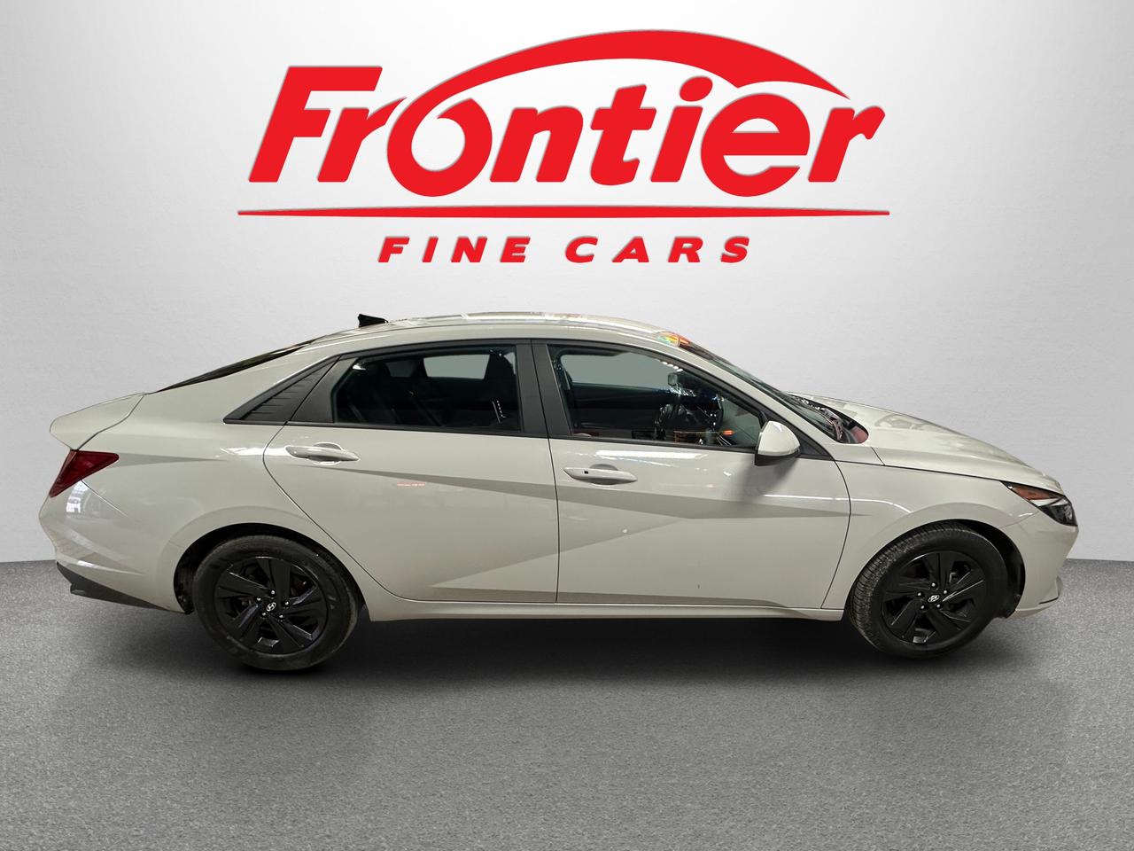 2023 Hyundai Elantra PREFERRED | BLUETOOTH | HEATED SEATS | BACK UP CAM Photo4